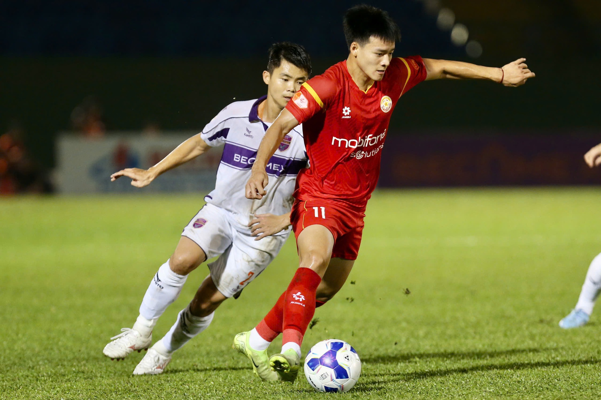 CLB Becamex TP.HCM thua ngược cay đắng PVF-CAND: ‘Nước mắt’ Hồ Tấn Tài!- Ảnh 3.