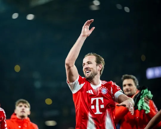 Dortmund bị Bayern bỏ xa trong cuộc đua vô địch Bundesliga - Ảnh 2.