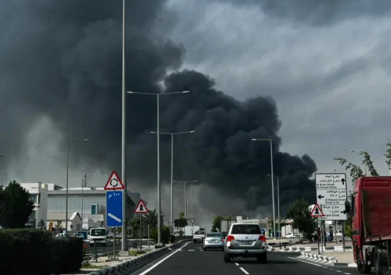 Thêm nhiều vụ nổ làm rung chuyển Dubai, Doha và Manama khi Iran trút giận- Ảnh 1. Thêm nhiều vụ nổ làm rung chuyển Dubai, Doha và Manama khi Iran trút giận- Ảnh 1.