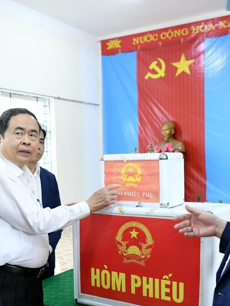 Toàn cảnh quy trình bỏ phiếu bầu cử đại biểu Quốc hội và HĐND các cấp