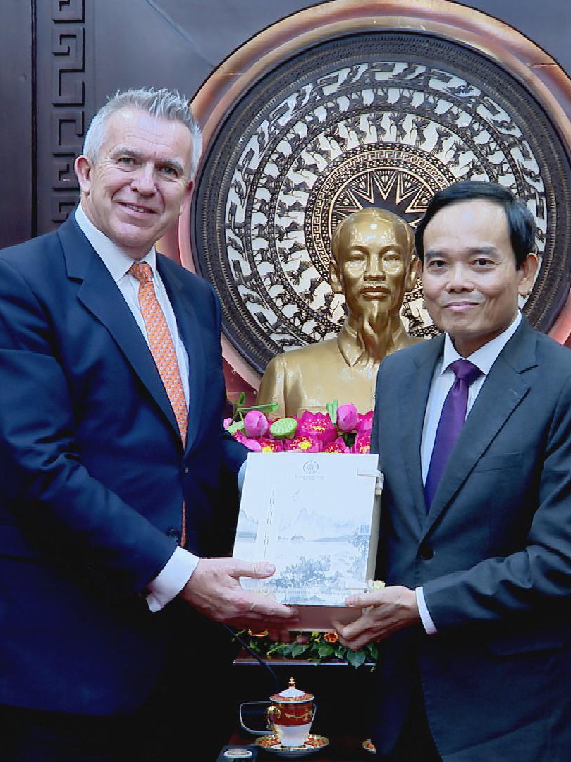 Bí thư Thành ủy TP. Hồ Chí Minh tiếp Liên danh Nhà đầu tư Quốc tế