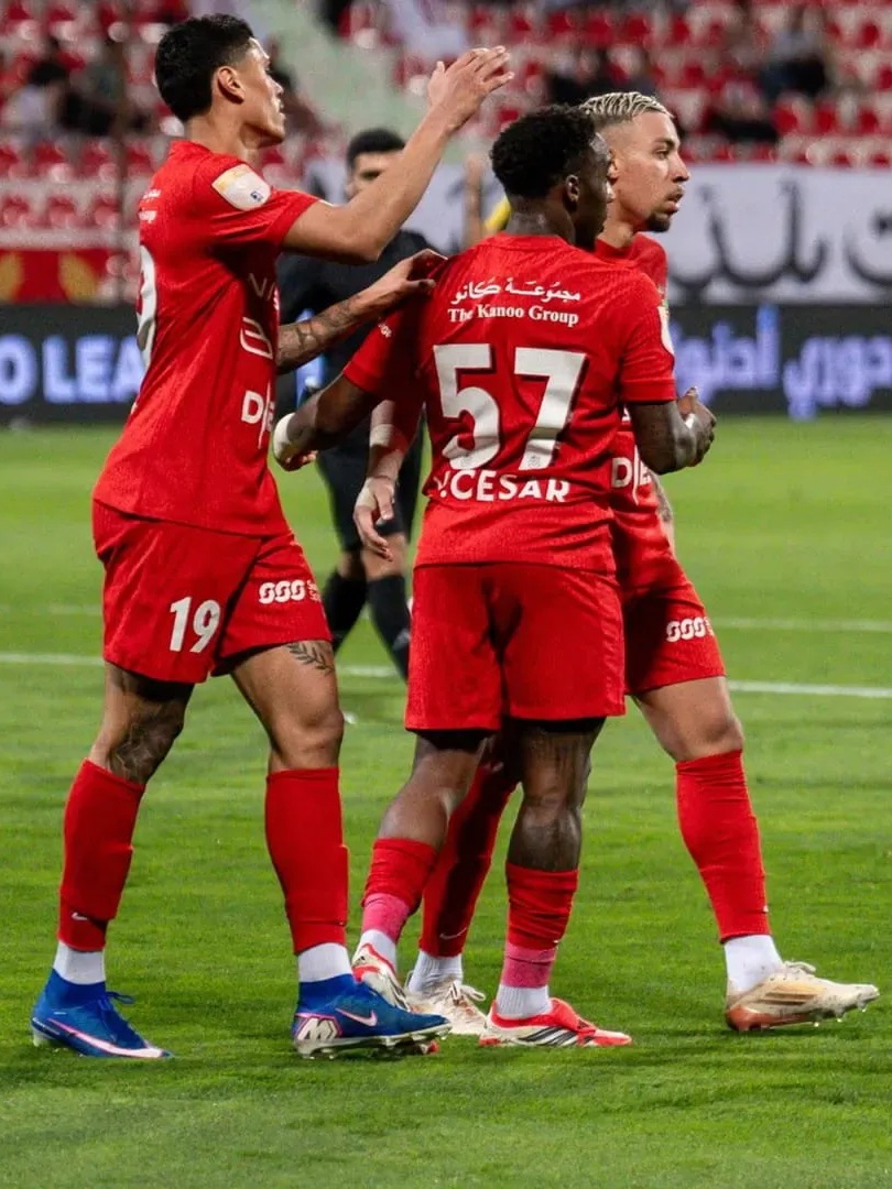 Shabab Al Ahli vươn lên ngôi đầu Giải vô địch UAE