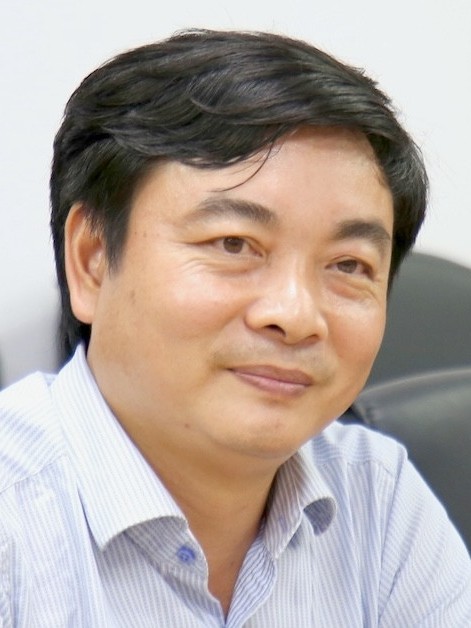 Một trường ở TP. Hồ Chí Minh trả phụ cấp xăng xe cho cán bộ, giảng viên để đi dạy