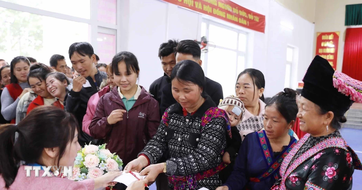 Bộ Nội vụ: Hăng hái, tích cực, hơn 71% cử tri cả nước đã bỏ phiếu trước 12 giờ