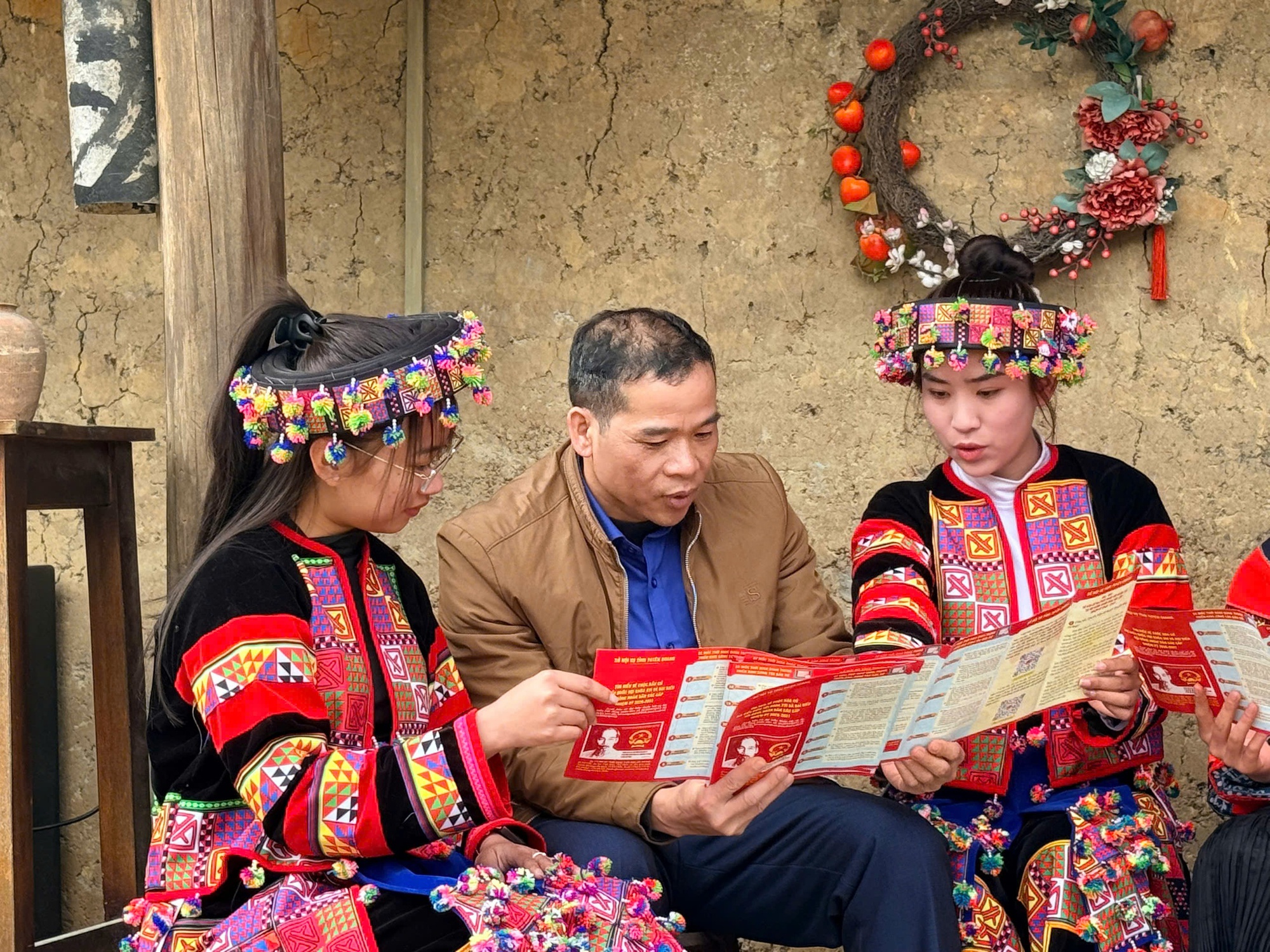 Bầu cử vui như Tết ở vùng cao - Ảnh 1. bầu cử - Ảnh 1.