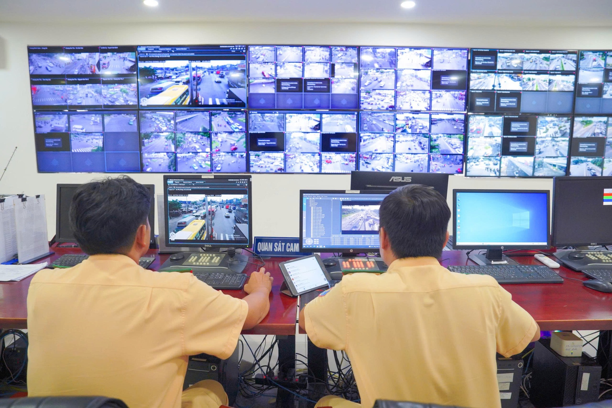 Camera giám sát đường phố ở TP.HCM 'bắt lỗi' phạt nguội gần 85.000 trường hợp - Ảnh 1.