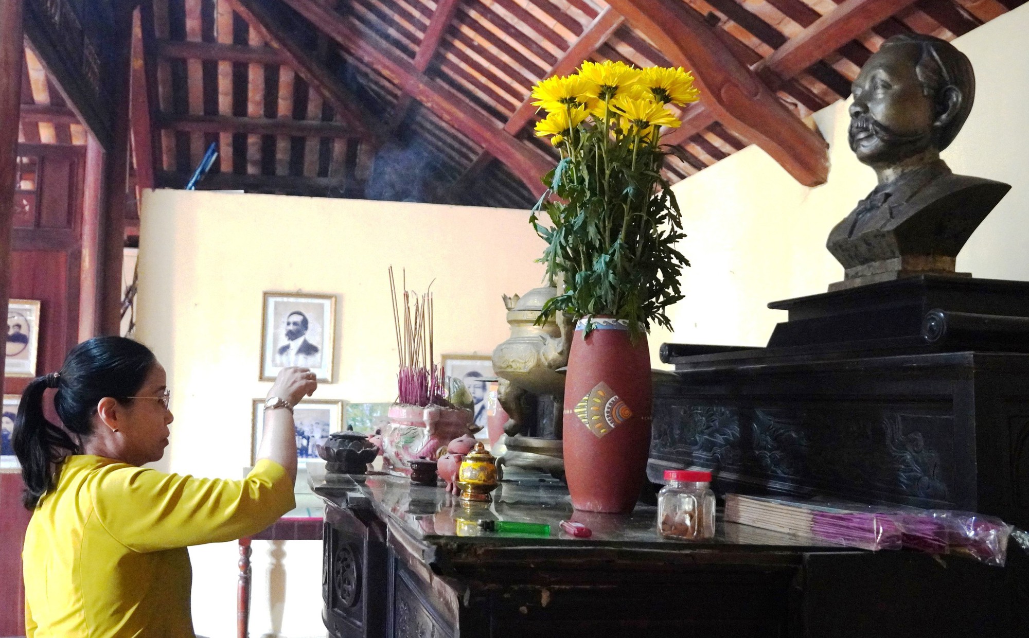 'Cây tùng xứ Quảng' kỷ niệm 100 năm ngày mất Phan Châu Trinh - Ảnh 1.