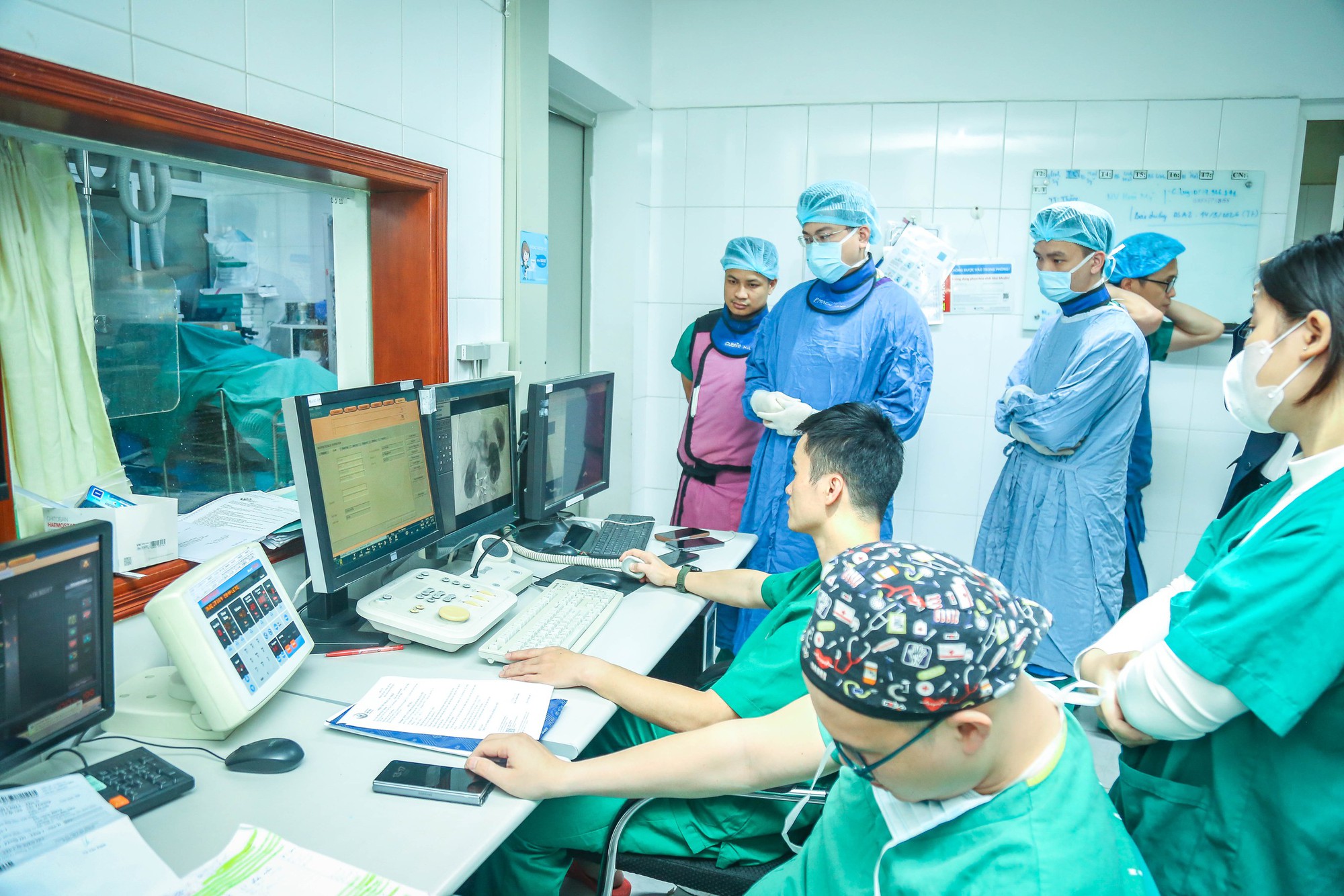 Lần đầu tại Việt Nam: Người được nhận gan lại hiến gan cho người bệnh khác- Ảnh 2.