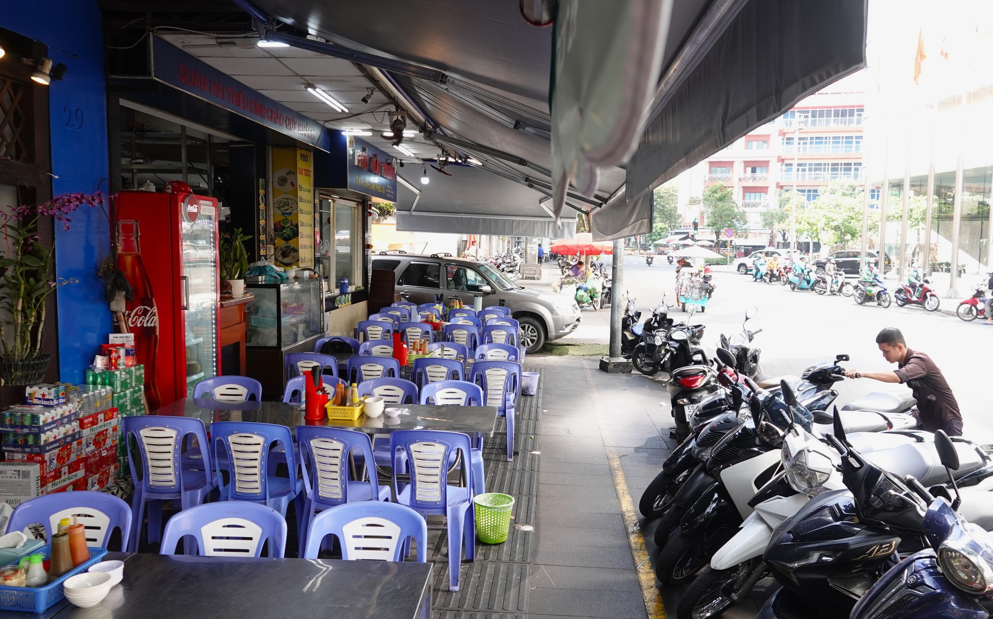 Quản lý vỉa hè tp . Hcm: Tái lập mỹ quan đô thị năm 2026 - Ảnh 4.