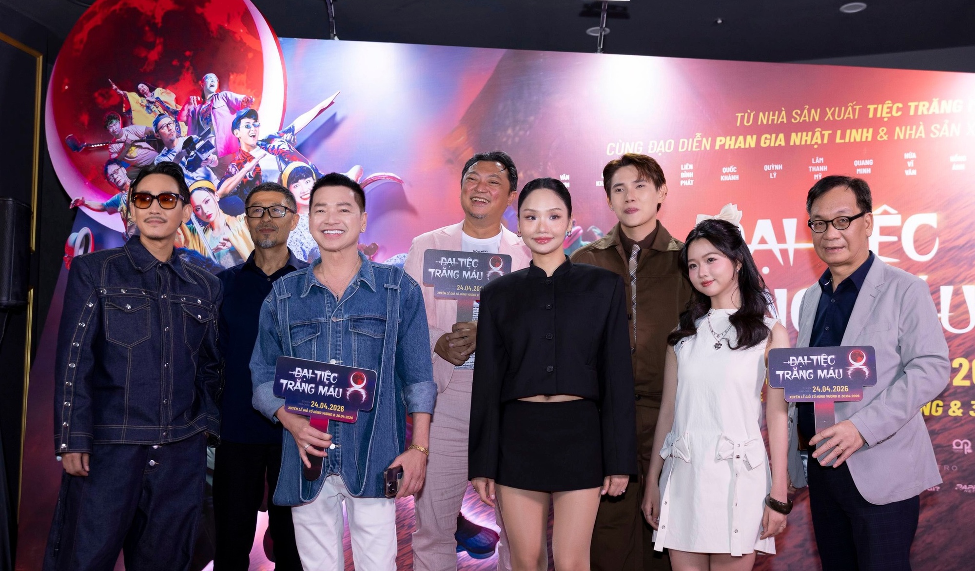 Đại tiệc trăng máu 8 - Ảnh 1.