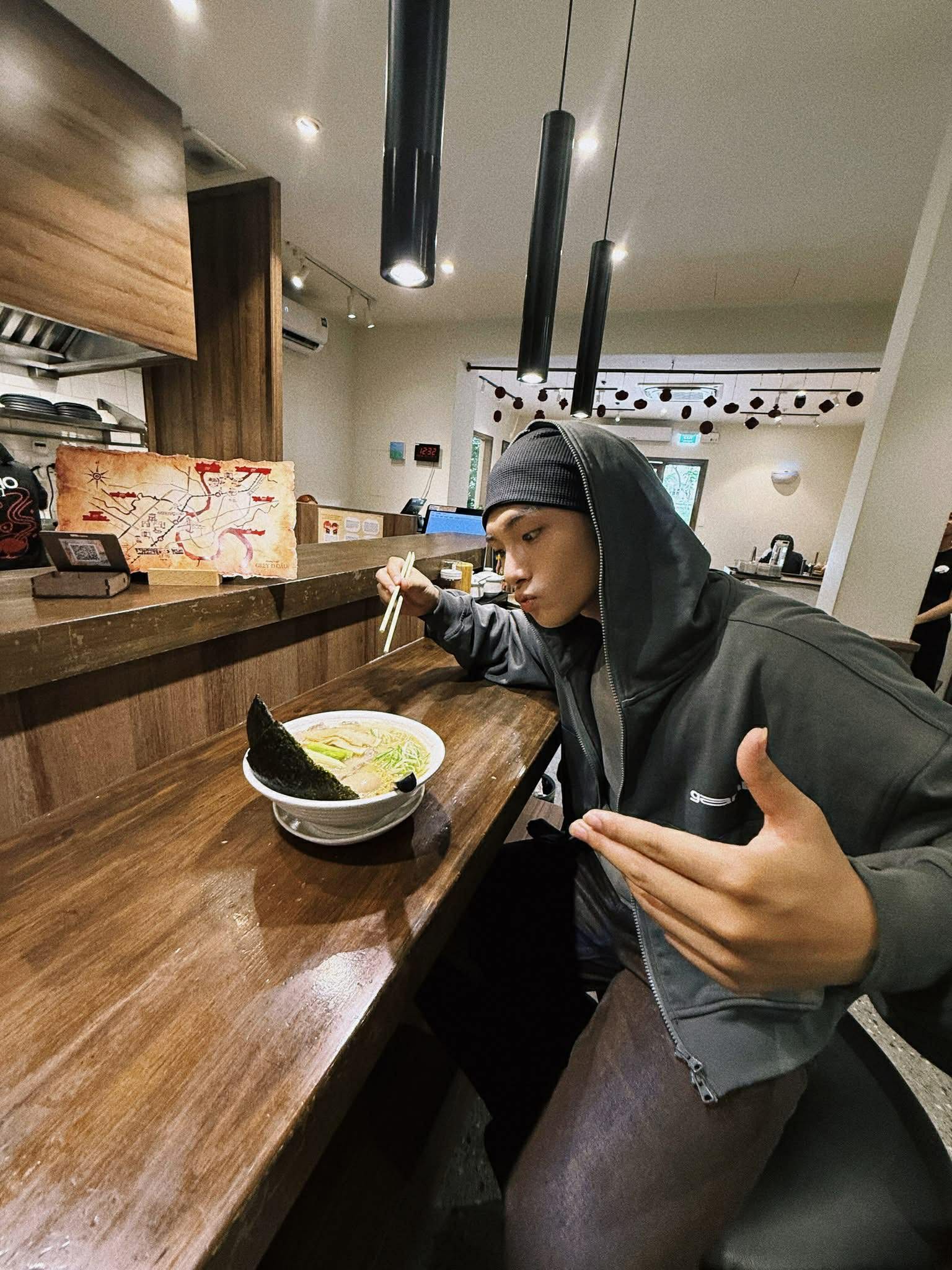 Hơn 1000 người "truy tìm" GREY D khắp TP HCM  - Ảnh 3.