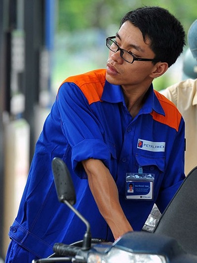 Vì sao giá xăng dầu đồng loạt giảm mạnh, có loại hạ tới 5.600 đồng/lít?