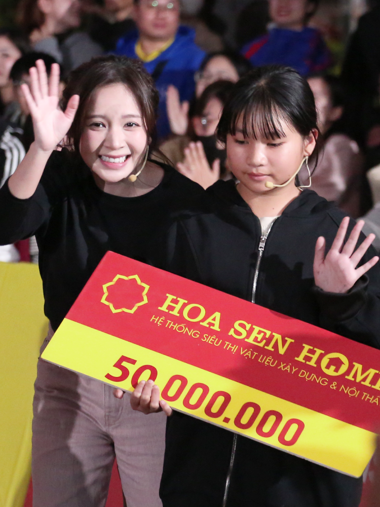 "Mái ấm gia đình Việt" tập 4 trao hơn 500 triệu đồng cho các em nhỏ mồ côi