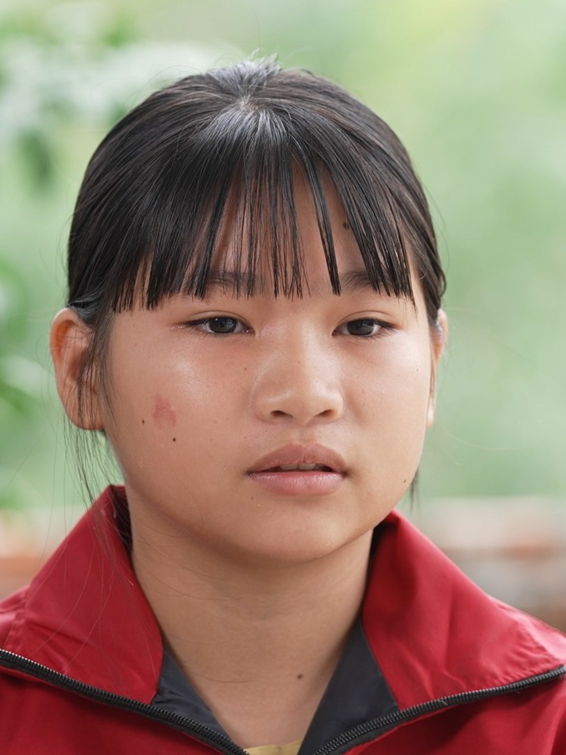 Mẹ bỏ đi, cha qua đời, chị em Yến Trang sống nhờ nội già yếu