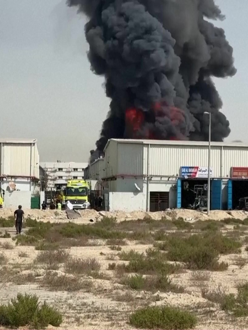 QatarEnergy dừng hoạt động sau các đợt không kích từ Iran