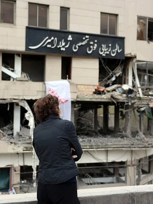 Iran: Trụ sở Đài Truyền hình Al Araby ở Tehran bị trúng tên lửa