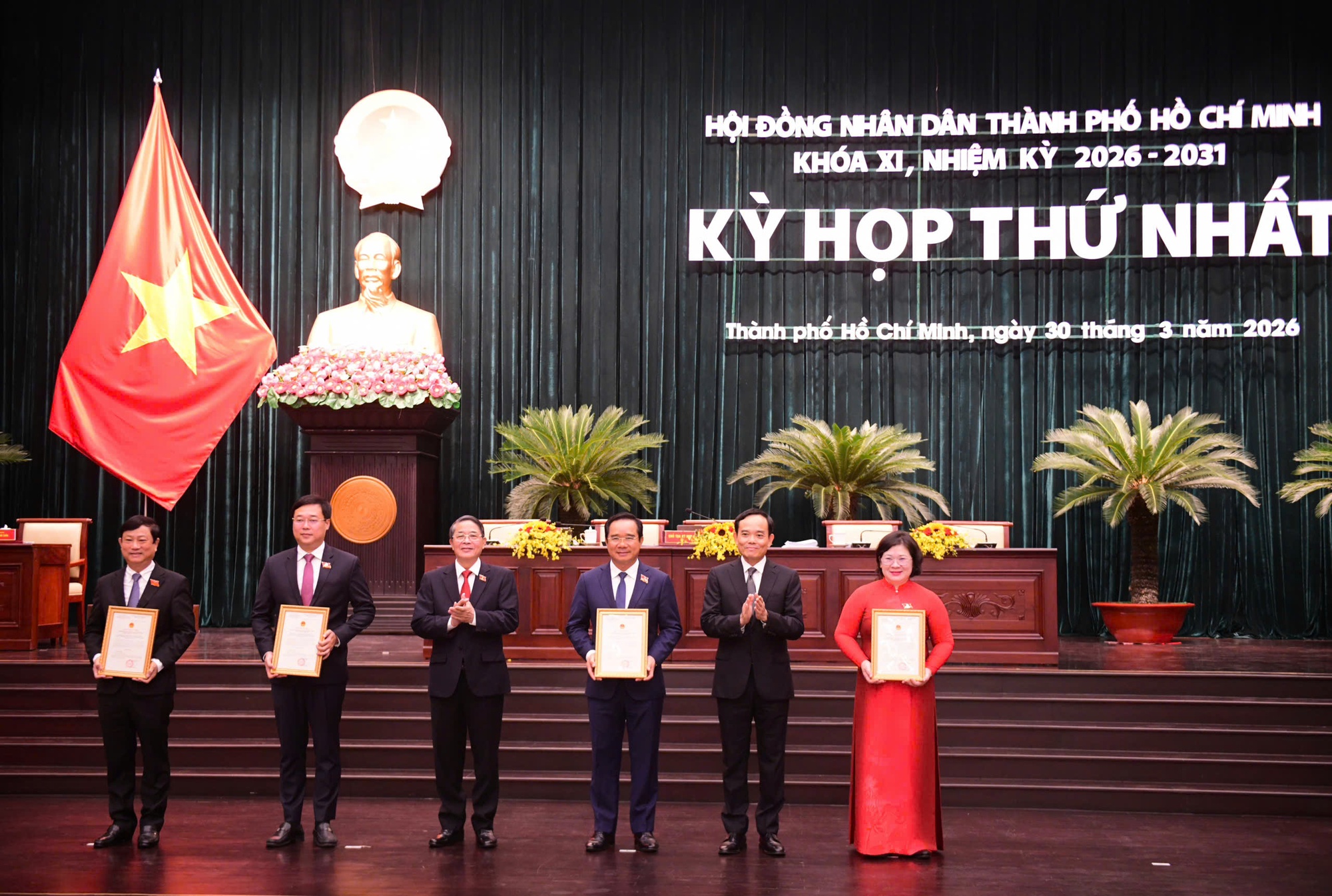 Bí thư Trần Lưu Quang mong đại biểu HĐND TP.HCM đeo đuổi đến cùng giải quyết kiến nghị của dân - Ảnh 2.