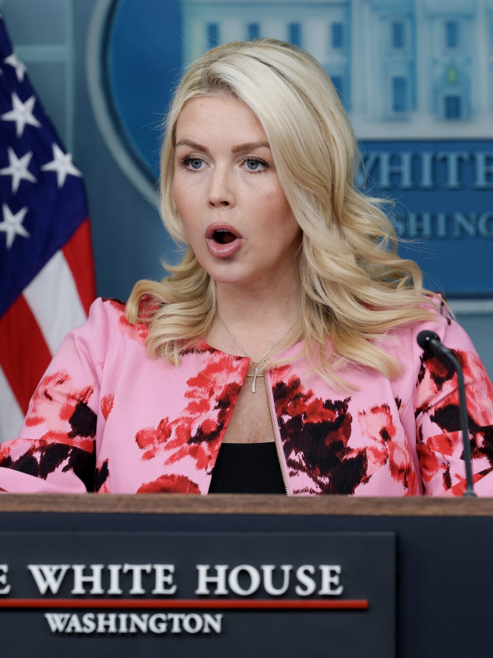 Ông Trump tuyên bố sẽ xóa sổ hạ tầng năng lượng Iran nếu không mở lại eo biển Hormuz