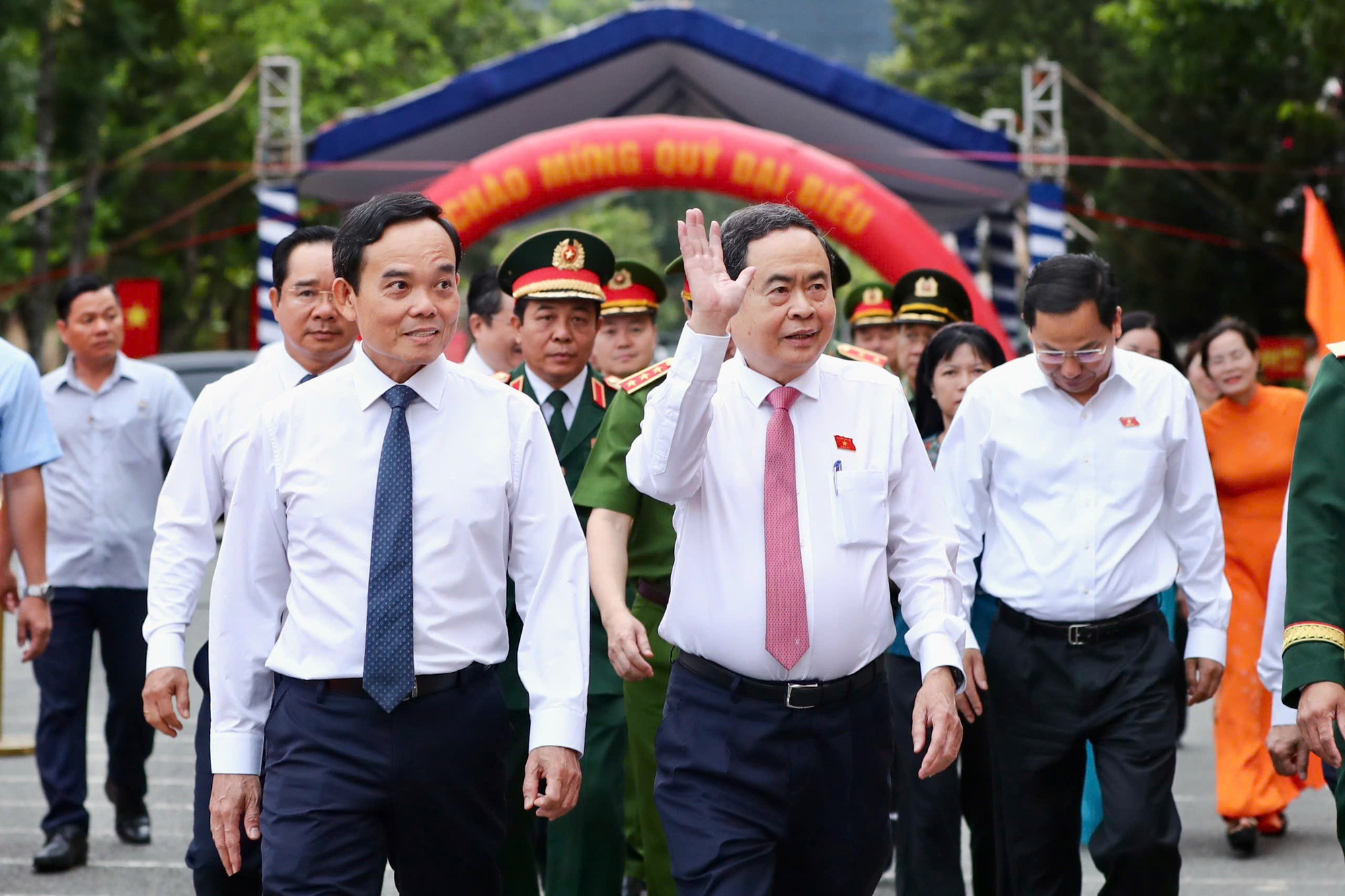 Lớp thanh niên đầu tiên của TPHCM sau sáp nhập lên đường nhập ngũ - Ảnh 1.