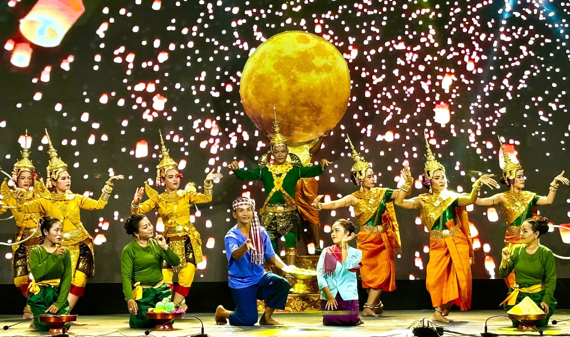 Hà Tiên mong muốn đưa lễ hội Tao đàn Chiêu Anh Các thành di sản văn hóa phi vật thể quốc gia- Ảnh 4. Hà Tiên mong muốn đưa lễ hội Tao đàn Chiêu Anh Các thành di sản văn hóa phi vật thể quốc gia- Ảnh 4.