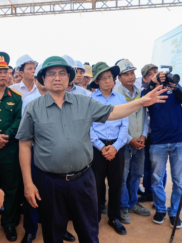 Thủ tướng: Cả nước đã hoàn thành và khởi công hơn 4.000 km đường bộ cao tốc