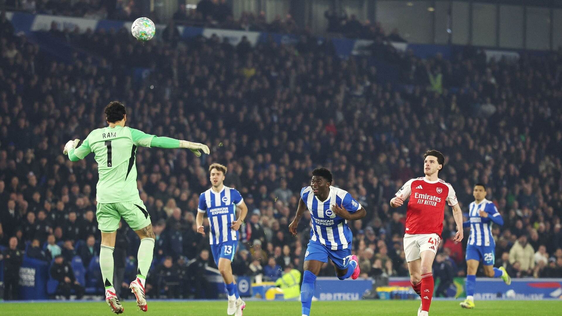 Đánh bại Brighton, Arsenal cho Man City "ngửi khói"- Ảnh 2.