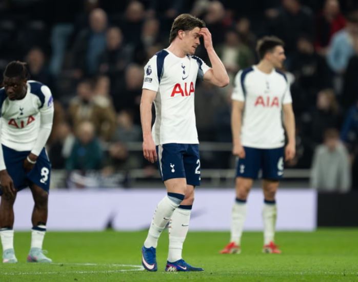 '10 phút ác mộng' khiến Tottenham thảm bại trước Crystal Palace - Ảnh 1.