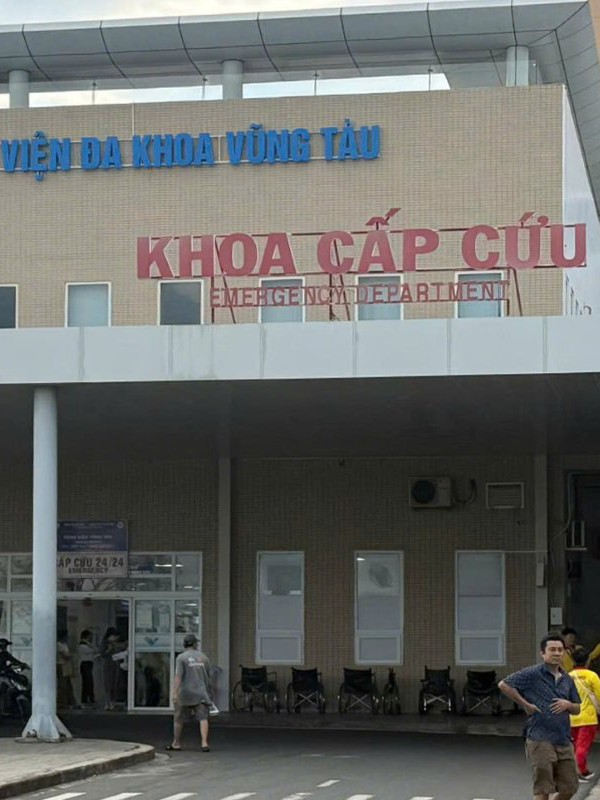 Ngộ độc khí clo, 18 người nhập viện điều trị ở TP. Hồ Chí Minh