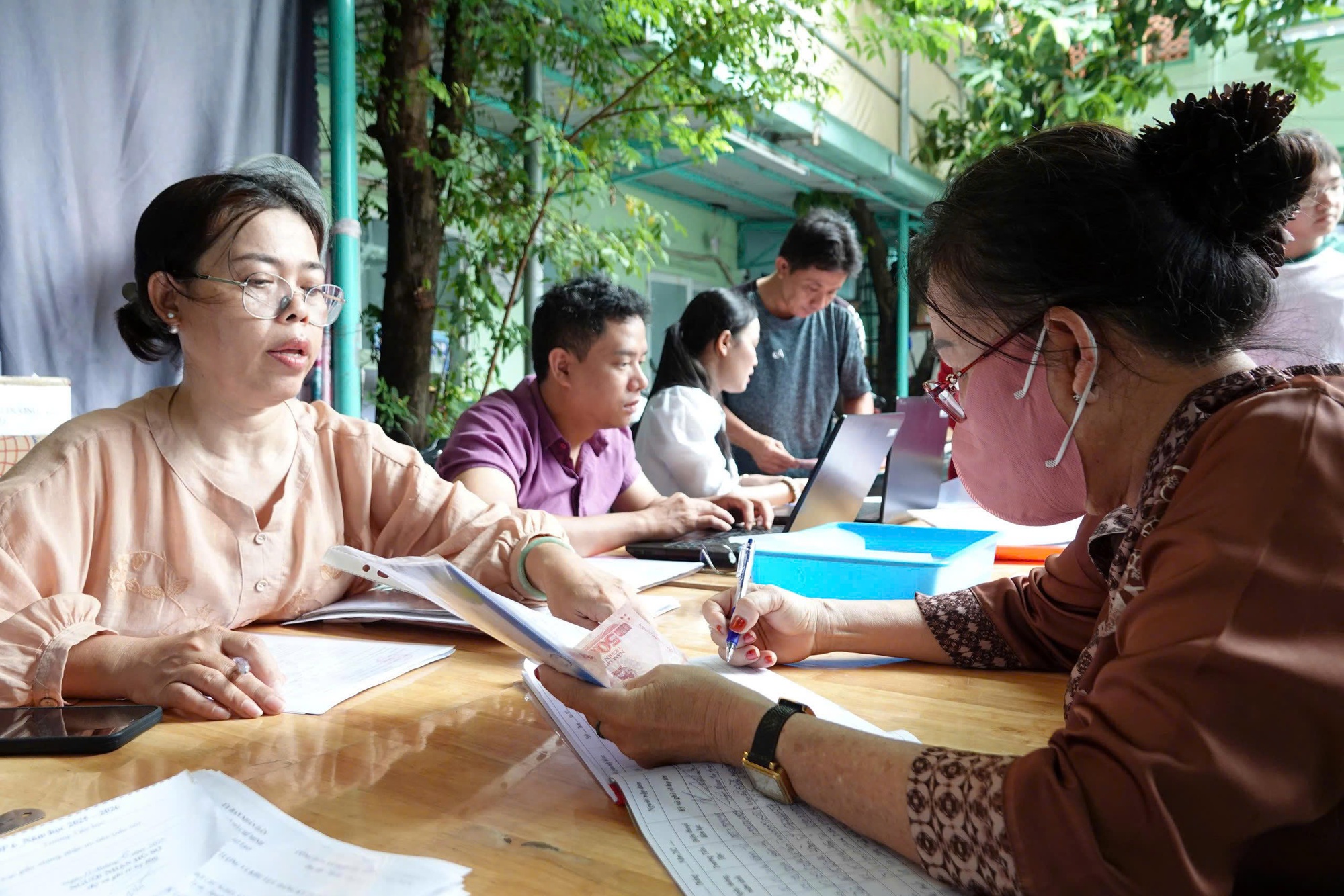 Tuyển sinh đầu cấp tại TP.HCM: 3 đối tượng ưu tiên - Ảnh 1.