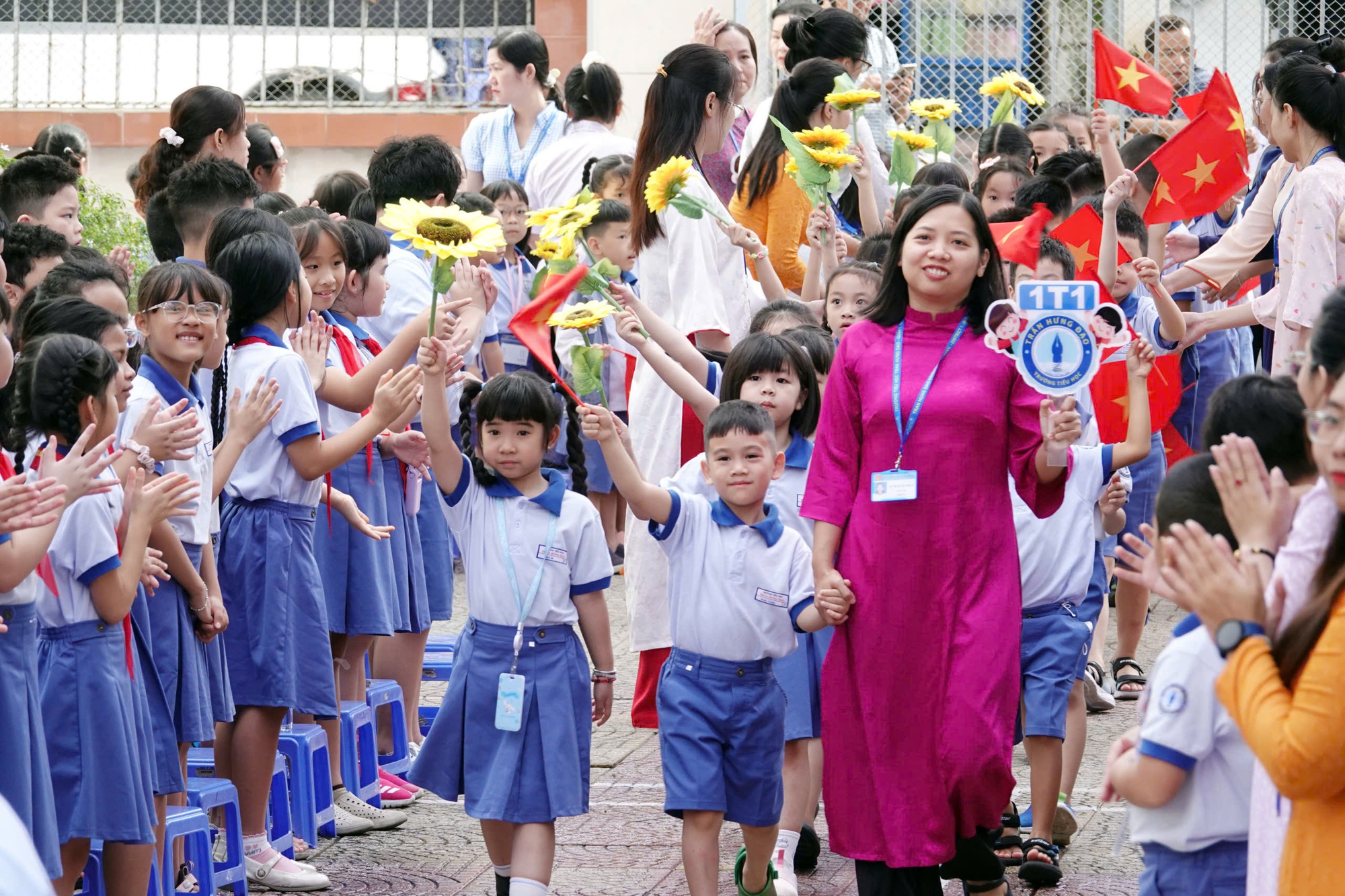 Tuyển sinh đầu cấp tại TP.HCM: 3 đối tượng ưu tiên - Ảnh 2.