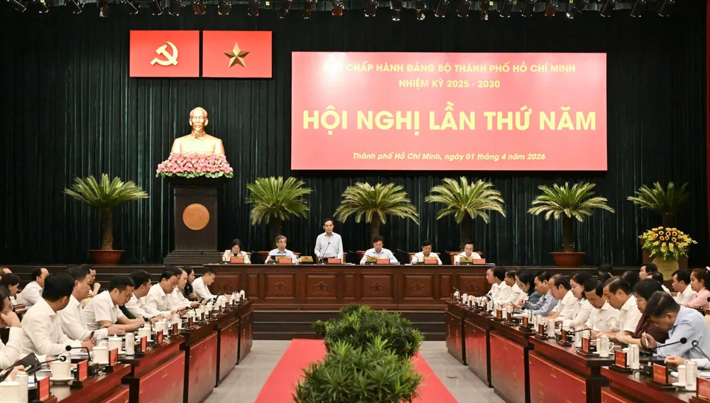 Hội nghị Thành ủy TP. Hồ Chí Minh bàn nhiều nội dung quan trọng - Ảnh 2.