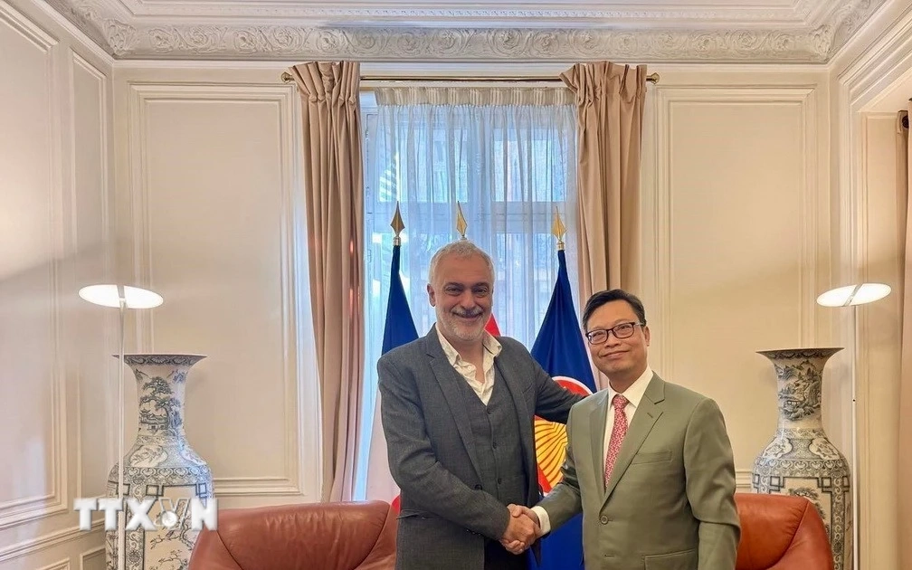 Việt Nam và Pháp thúc đẩy quan hệ hợp tác qua kênh Đảng