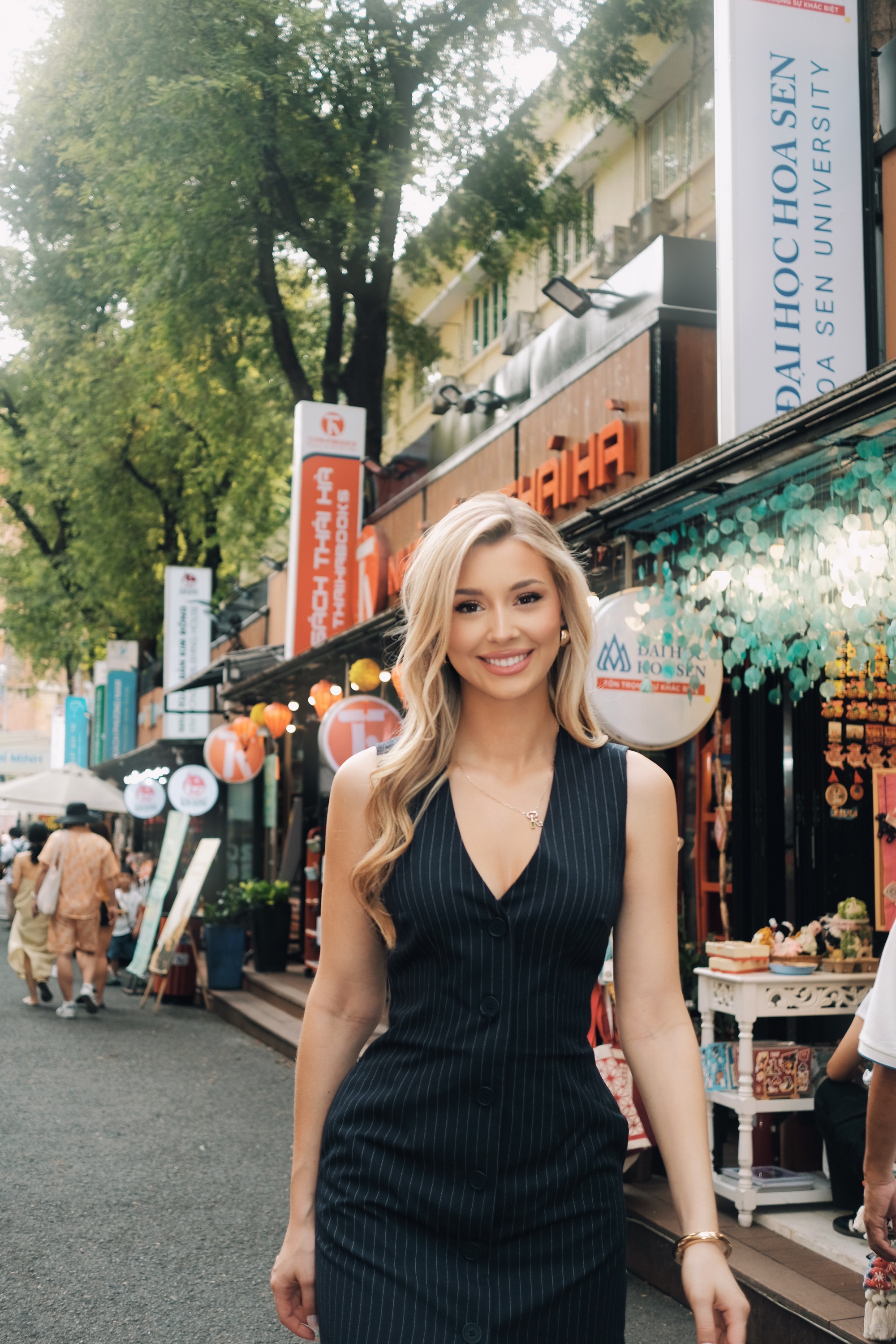 Đường sách - Ảnh 2.