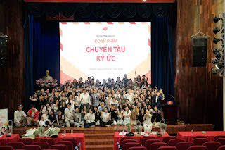 “Chuyến tàu ký ức” đưa sinh viên đến gần hơn với phim tài liệu - Ảnh 4.