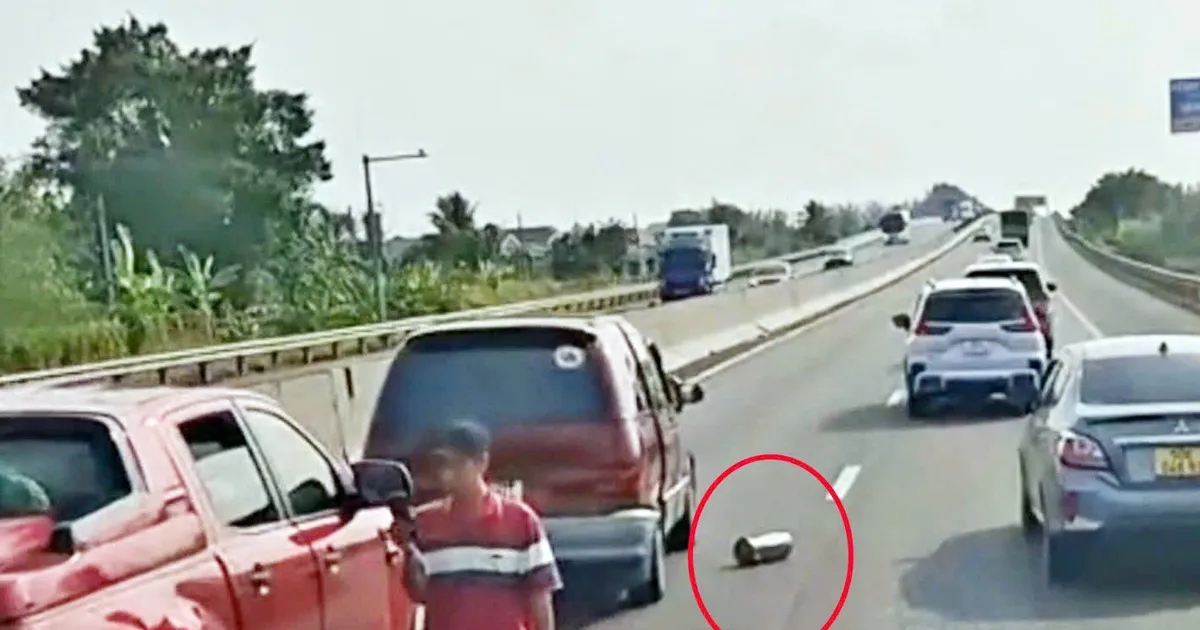 Tai nạn liên hoàn, đường cao tốc TP. Hồ Chí  Minh - Trung Lương kẹt xe kéo dài