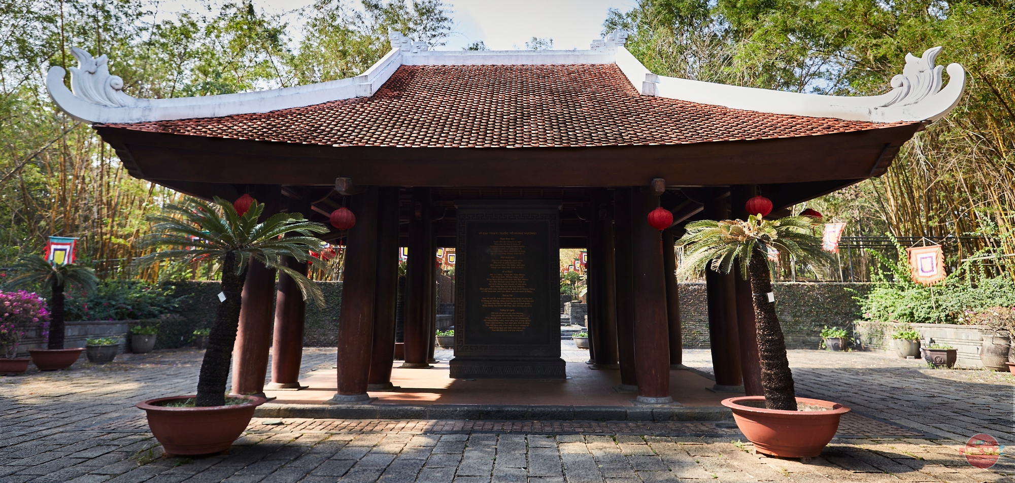 Ghé thăm Đền tưởng niệm các Vua Hùng ở TP.HCM dịp Giỗ Tổ Hùng Vương - Ảnh 11.