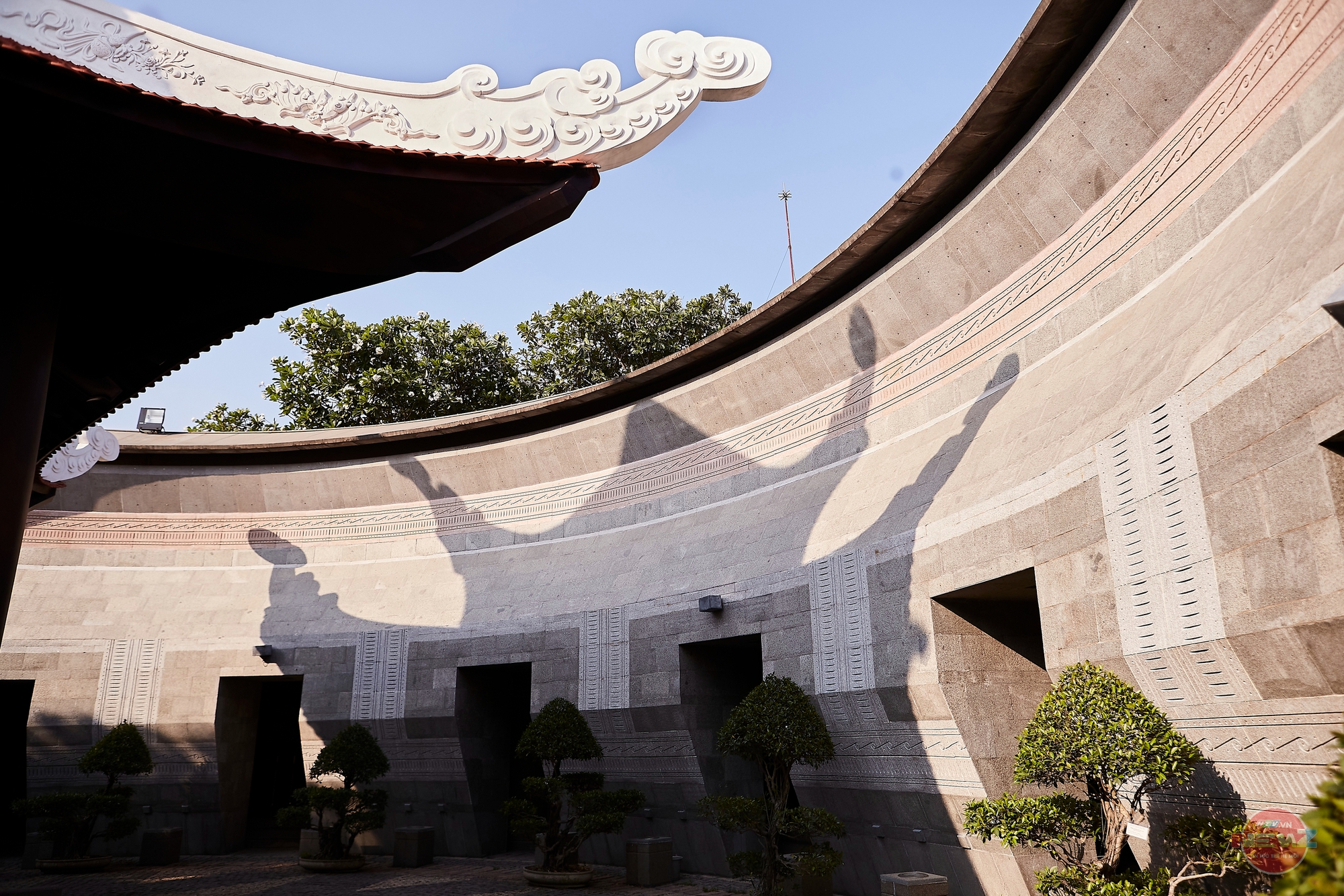 Ghé thăm Đền tưởng niệm các Vua Hùng ở TP.HCM dịp Giỗ Tổ Hùng Vương - Ảnh 18.