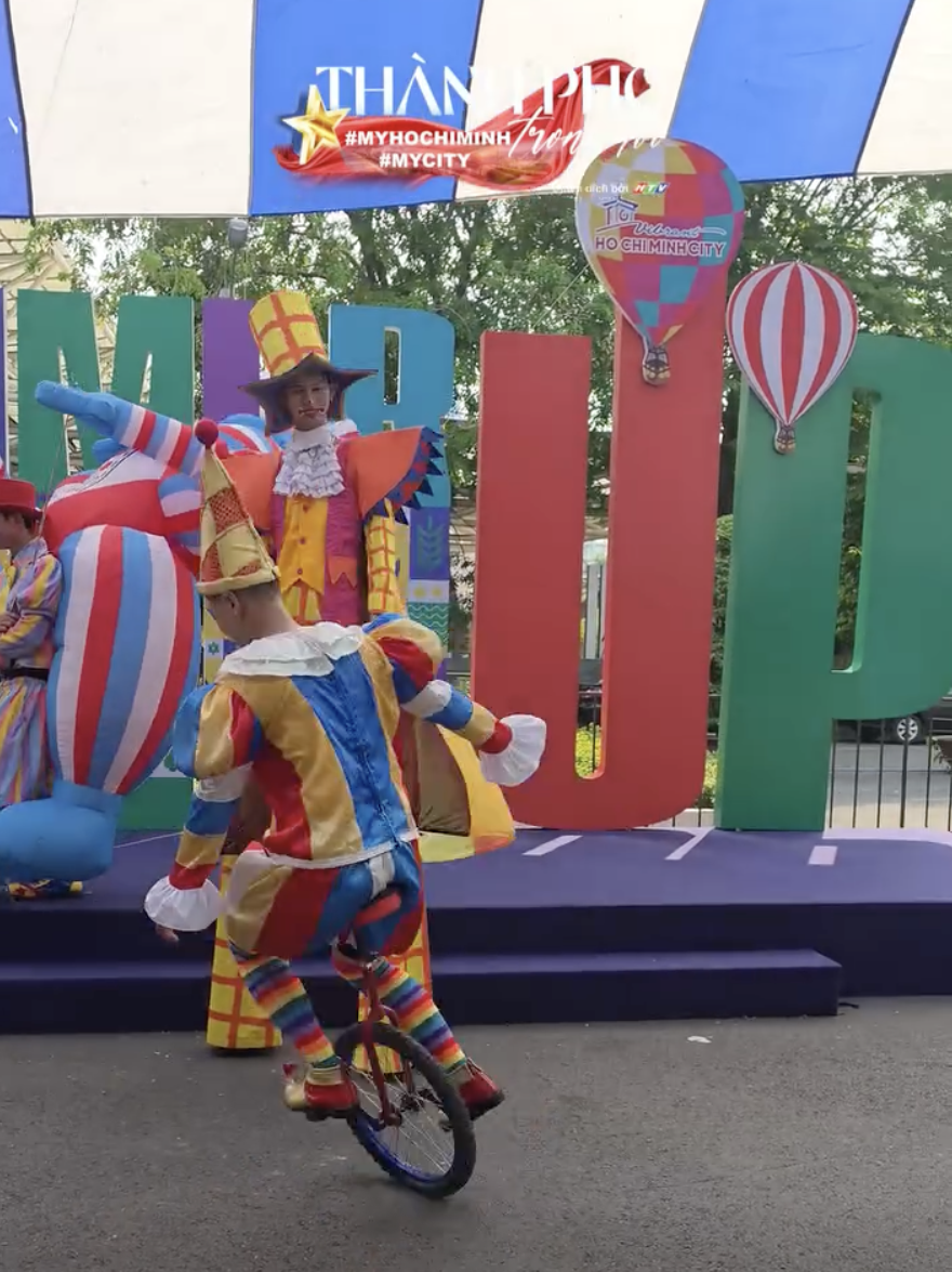 Đông đảo du khách tham quan ngày hội du lịch TP. Hồ Chí Minh