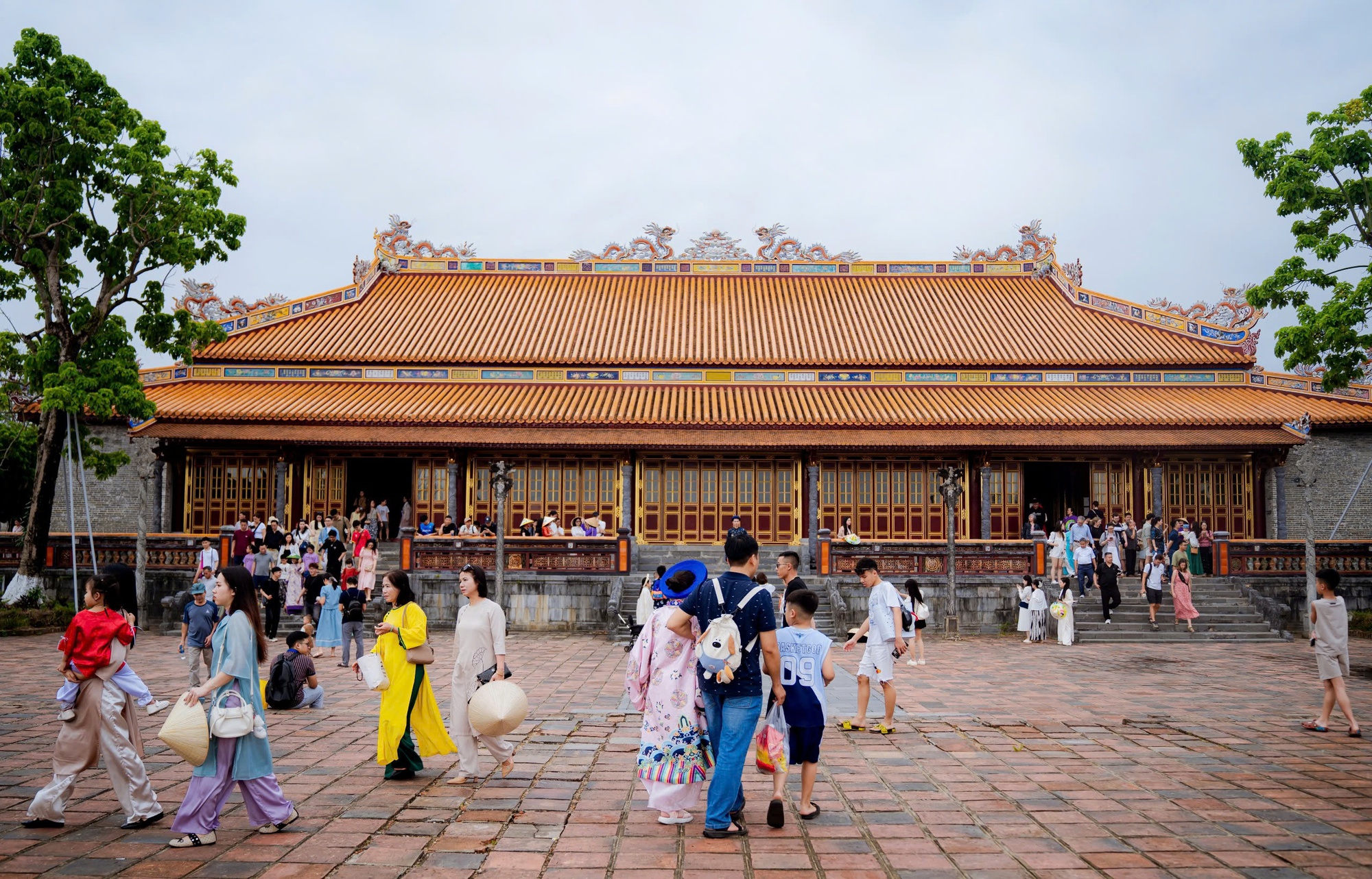 Lượng vé tham quan kỷ lục tại Quần thể di tích cố đô Huế ngày 30 - 4 - Ảnh 7.