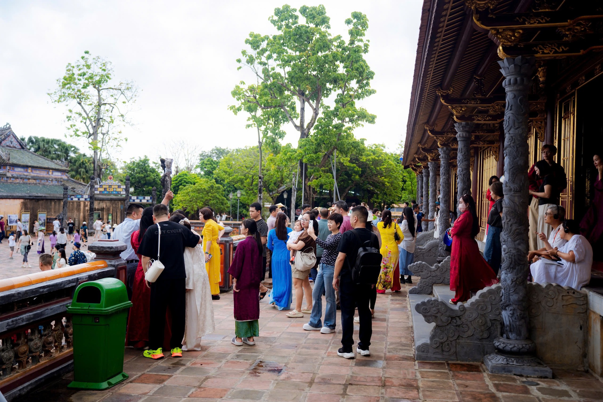 Lượng vé tham quan kỷ lục tại Quần thể di tích cố đô Huế ngày 30 - 4 - Ảnh 5.