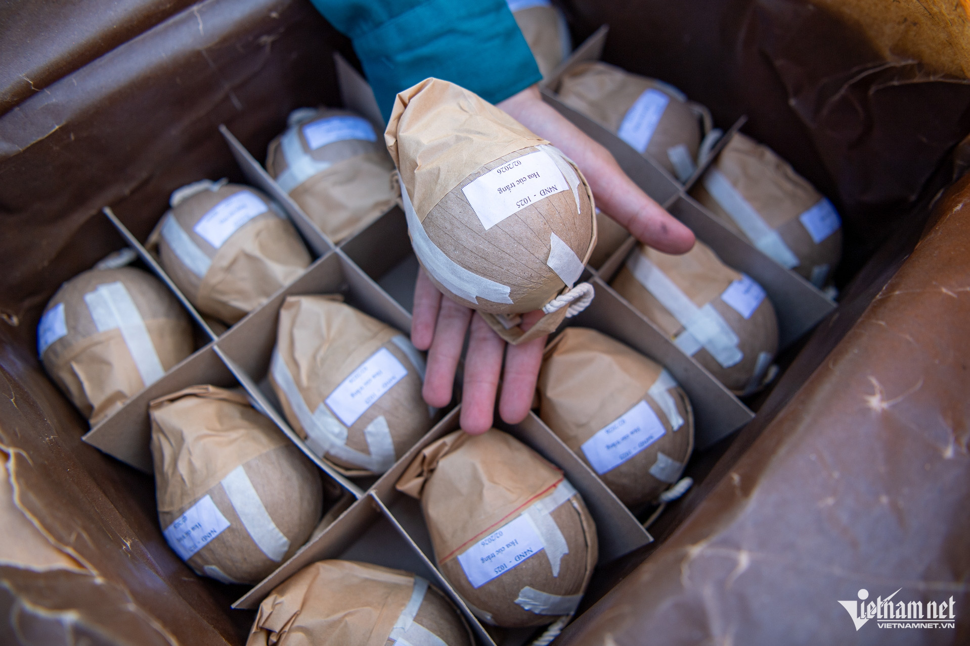 Cận cảnh trận địa pháo hoa trước giờ bừng sáng đêm 30/4 tại TPHCM- Ảnh 4.