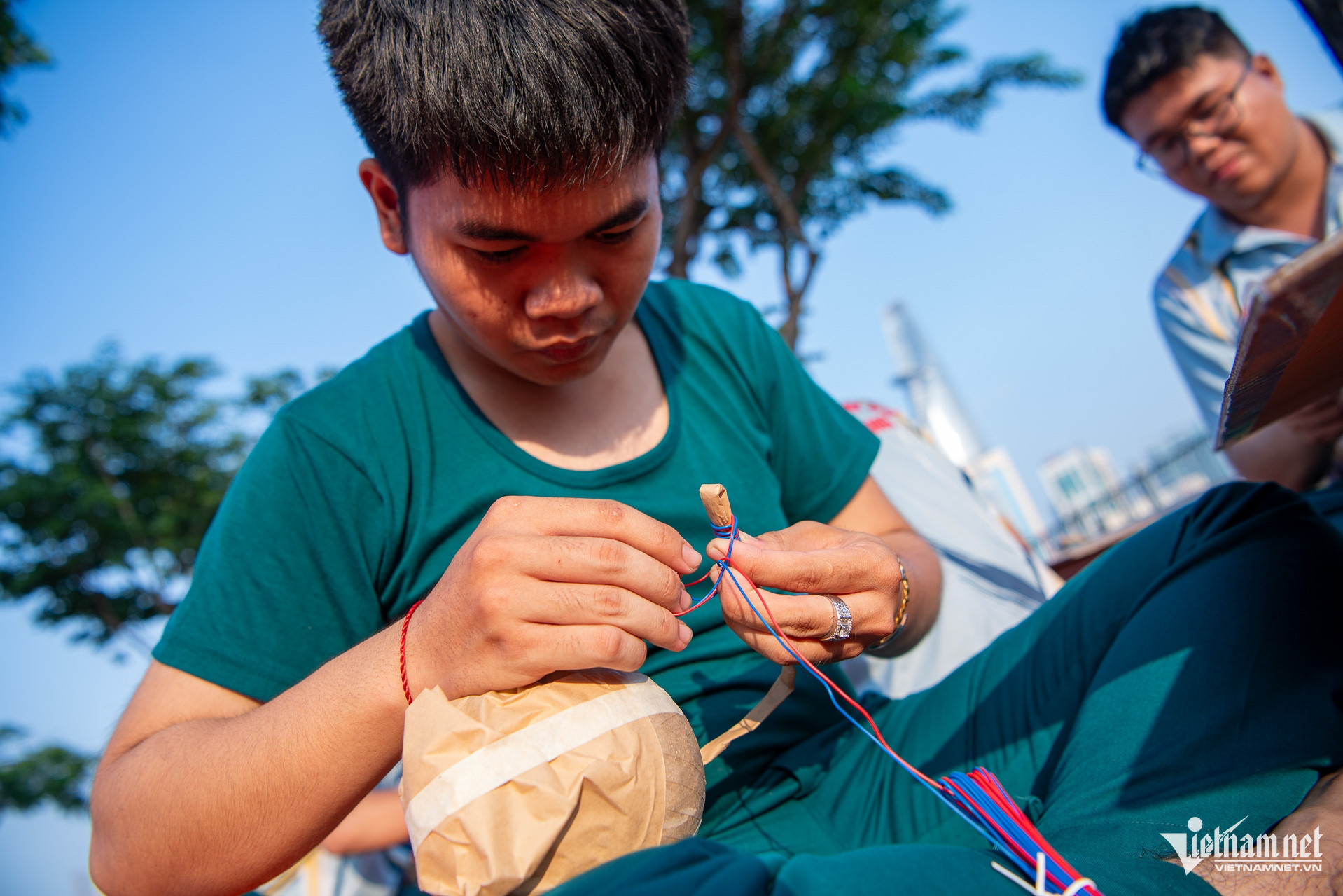 Cận cảnh trận địa pháo hoa trước giờ bừng sáng đêm 30/4 tại TPHCM- Ảnh 7.