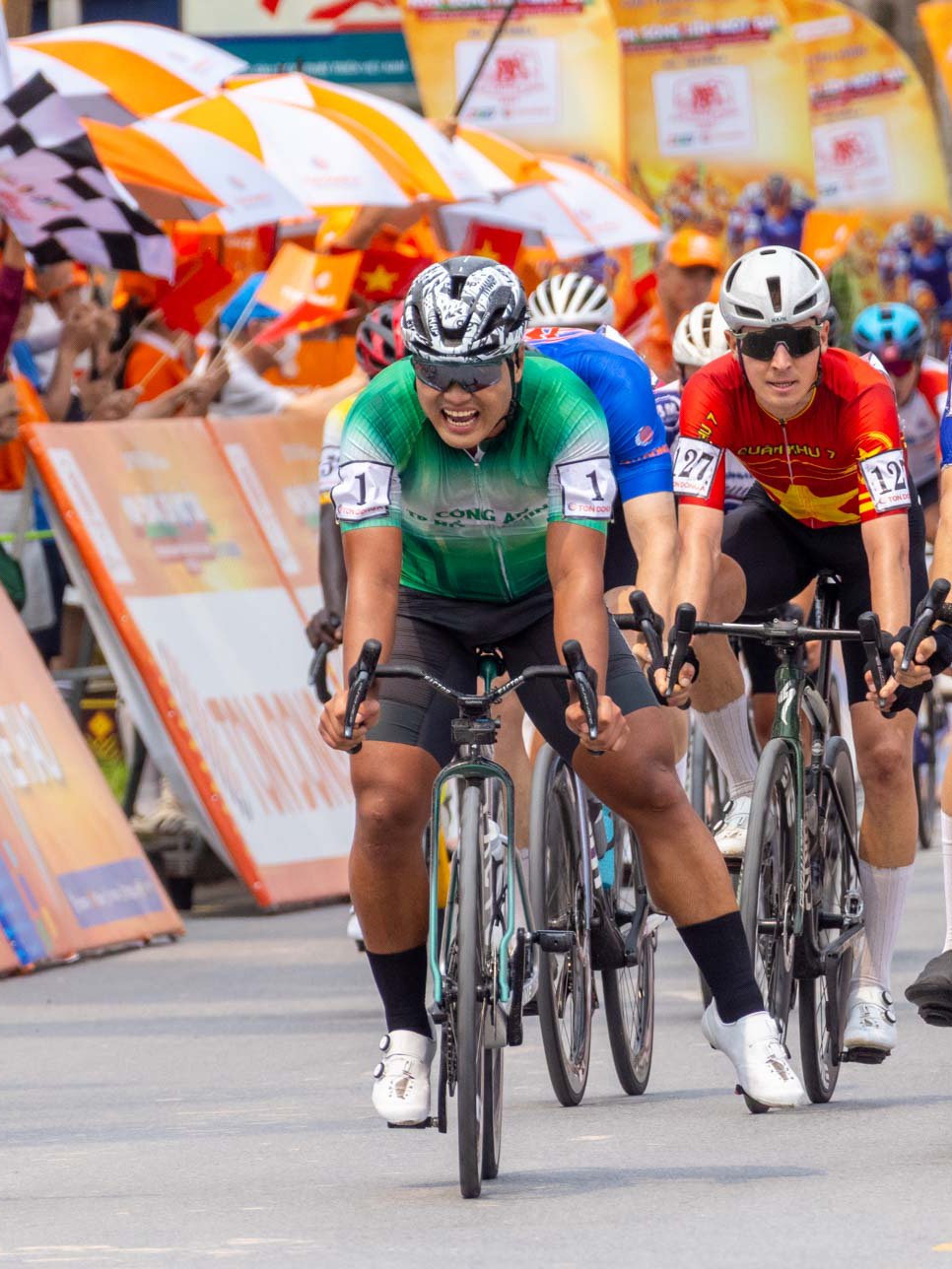 Khoảnh khắc đẹp Chặng 2: Vòng đua từ Việt Trì - Vĩnh Yên - Đông Anh
