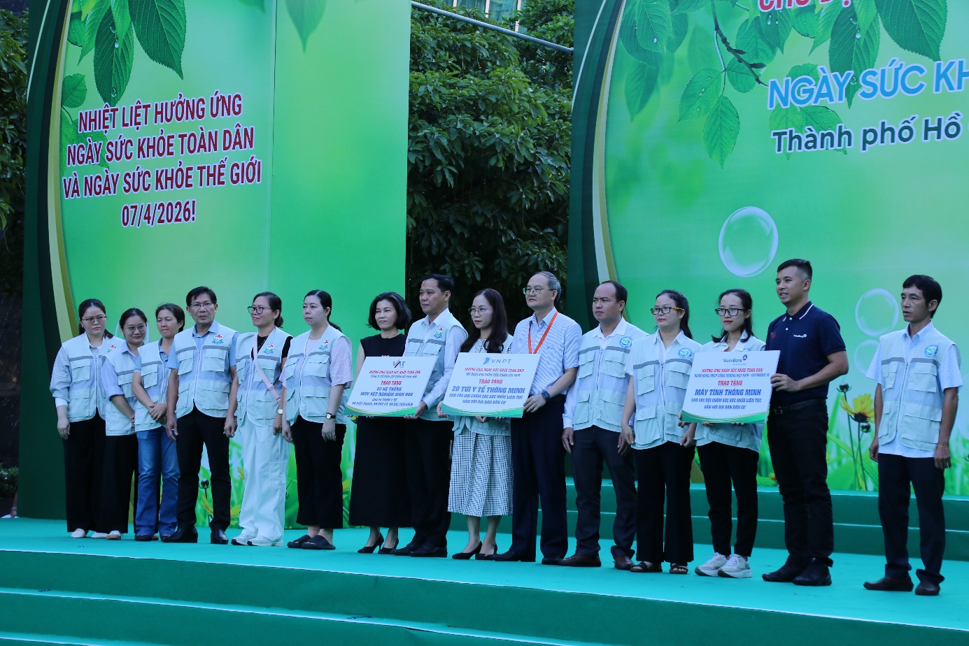 “Túi y tế thông minh” – khi công nghệ chạm đến từng gia đình - Ảnh 1.