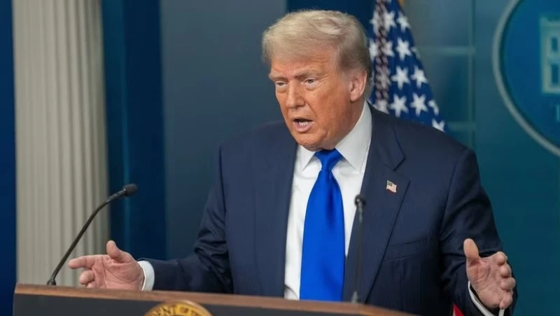 Tổng thống Mỹ Donald Trump tuyên bố tạm dừng tấn công Iran