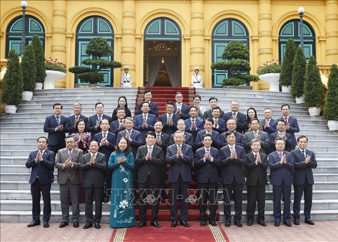 Bàn giao công tác giữa Tổng Bí thư, Chủ tịch nước Tô Lâm và nguyên Chủ tịch nước Lương Cường- Ảnh 8.