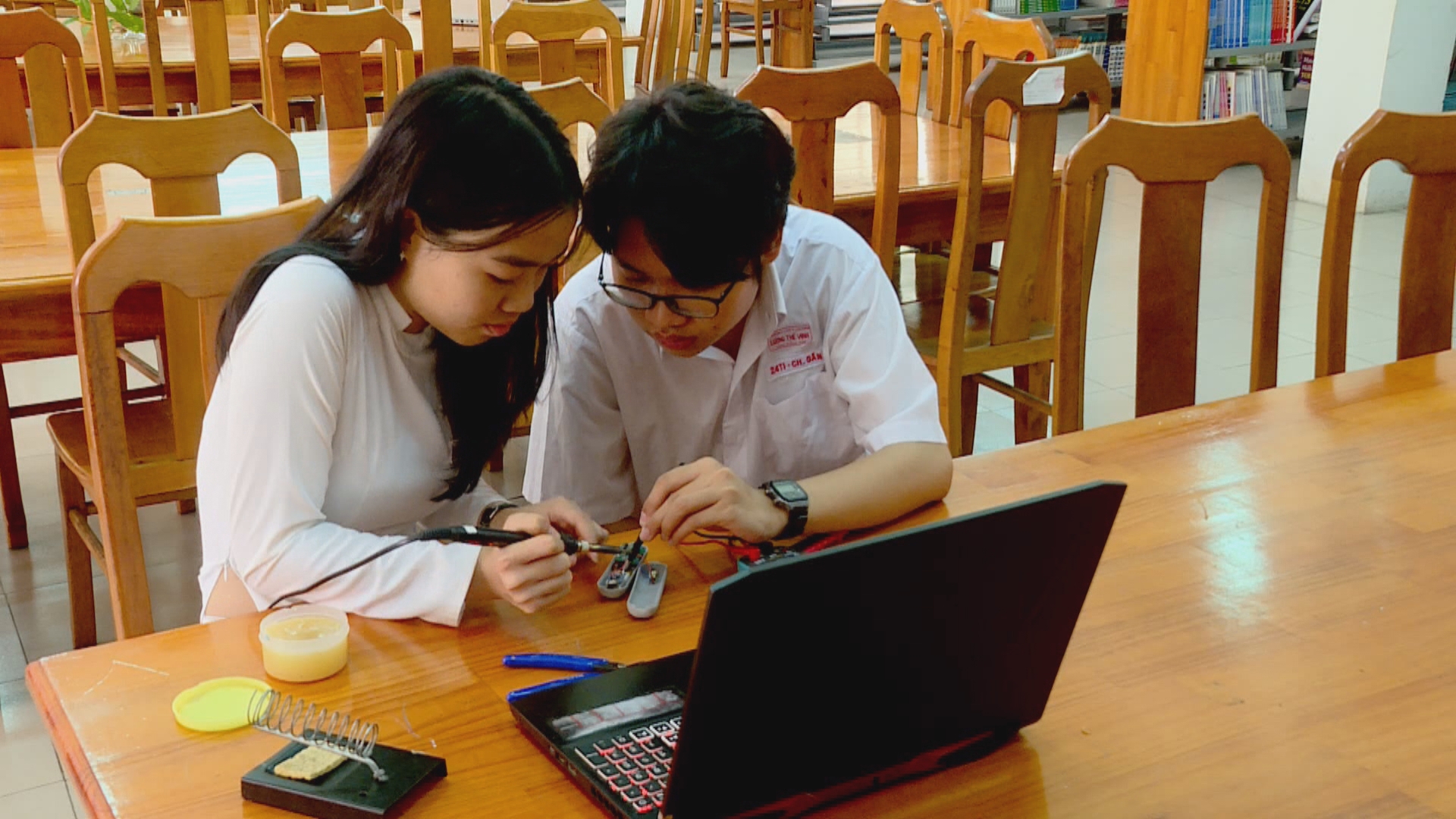 60 Giây ngày 15/5/2026 | TP. Hồ Chí Minh: Sửa chữa xong đường Bến Nghé thuộc phường Tân Thuận - Ảnh 3.