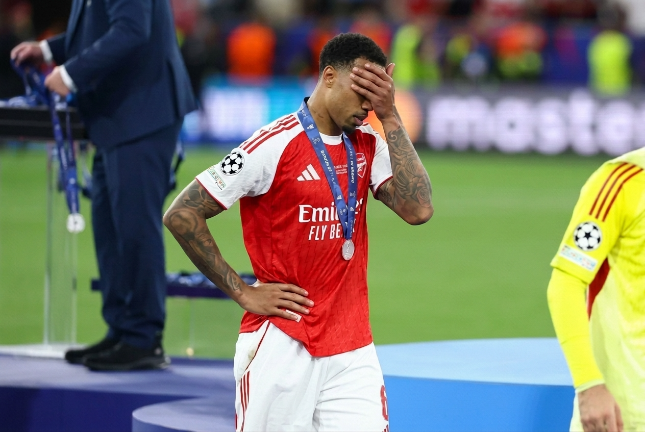 Gabriel xin đá quả phạt đền cuối cùng của Arsenal nhưng đá hỏng - Ảnh 1.