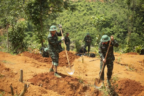 Những bước chân tìm liệt sĩ giữa đại ngàn Trường Sơn- Ảnh 2.