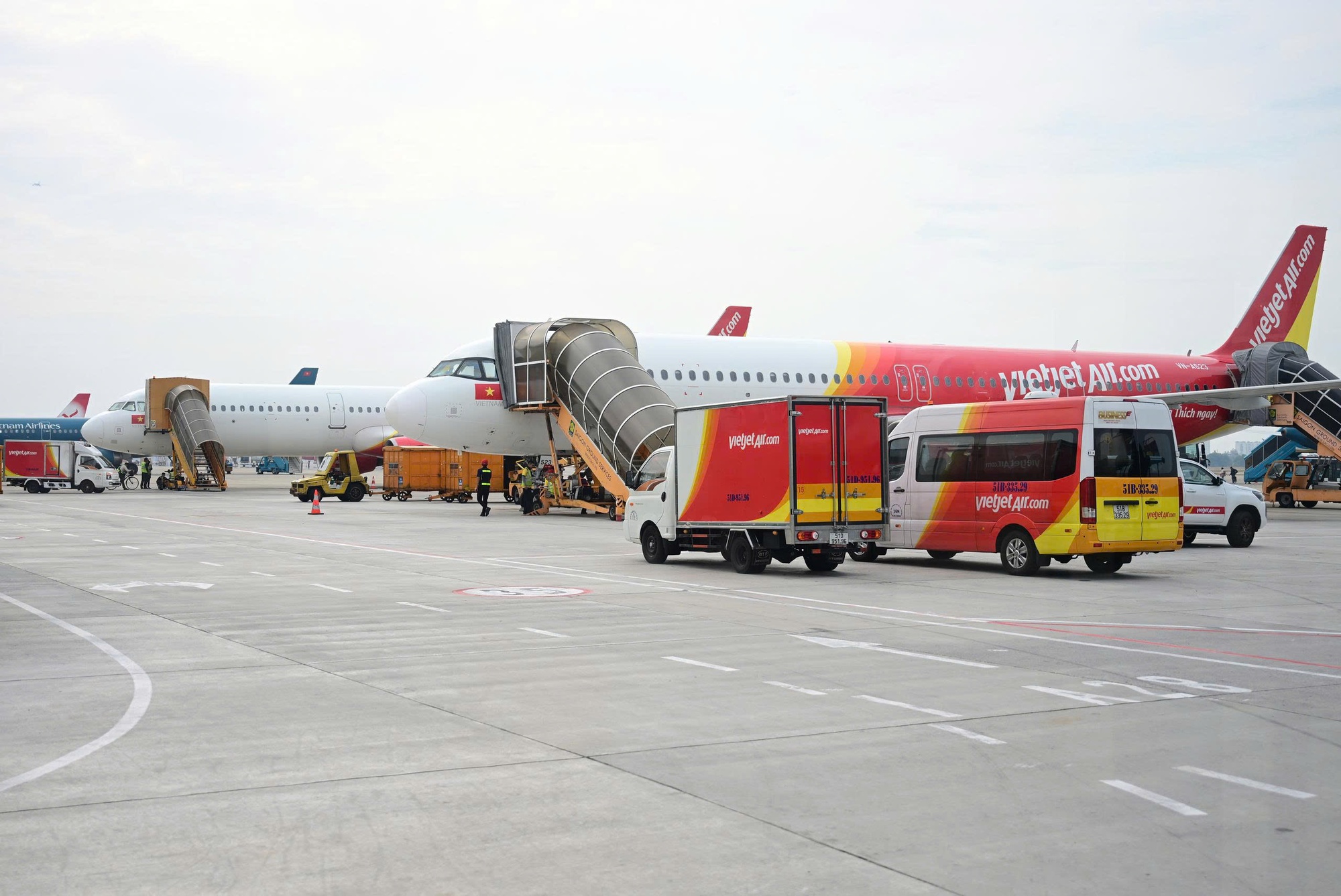 Hàng không Việt tăng nhiệt, các hãng dồn dập bay quốc tế và tăng đội tàu - Ảnh 2.